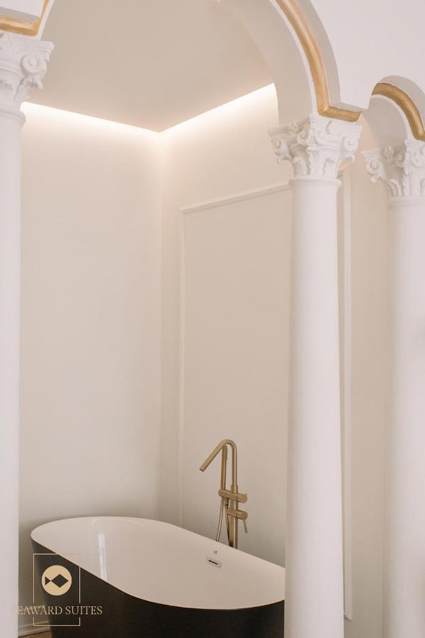 Aparthotel Castelar Palace & By Seaward Suites *